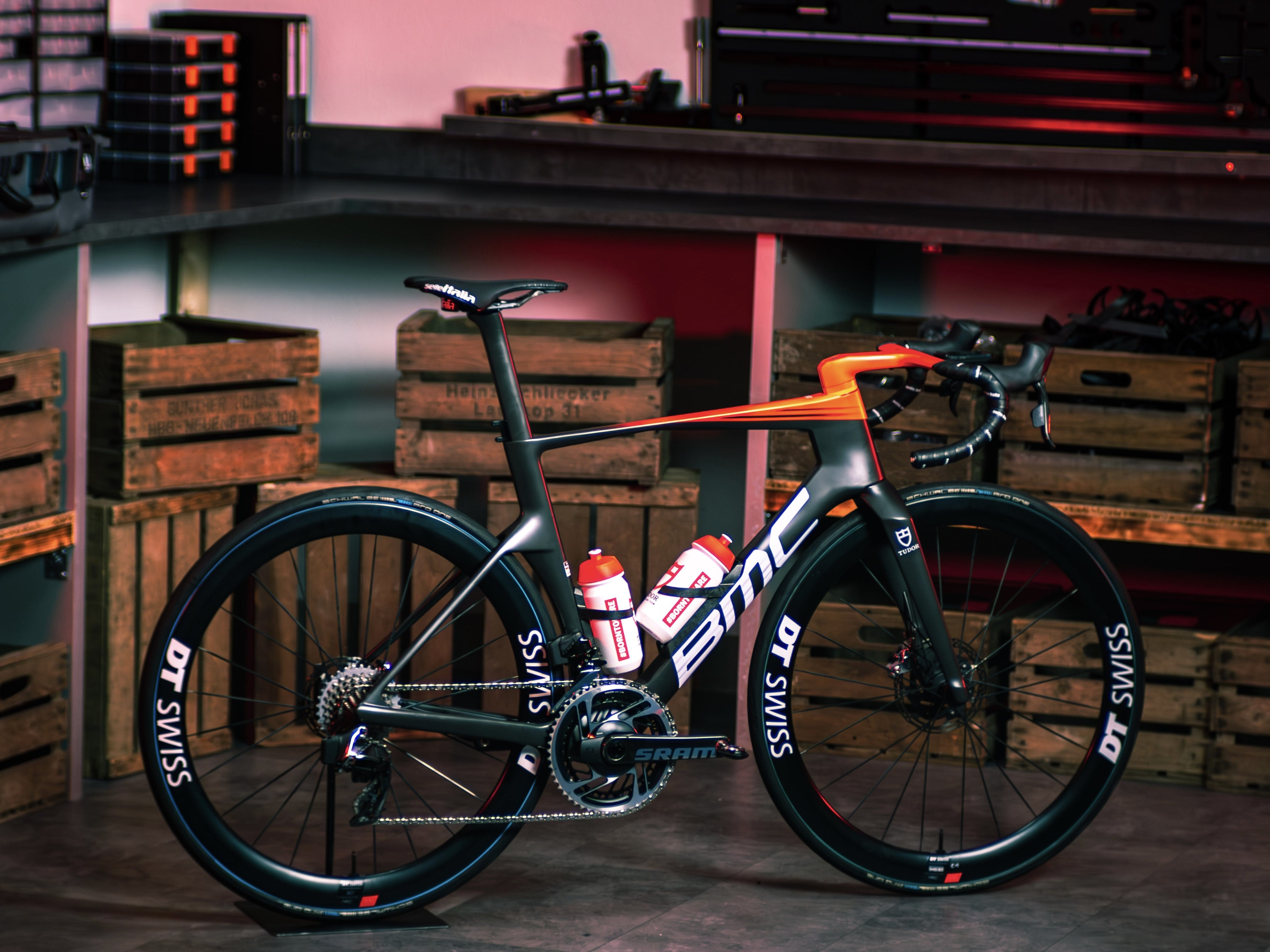 Unveiling the Tudor Pro Cycling BMC Teammachine R 01 for the 2024 season
